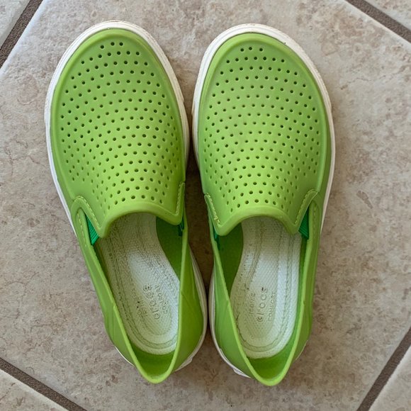 crocs light green